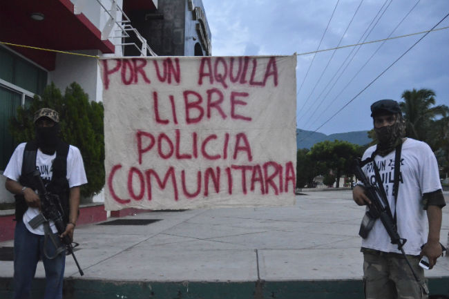 Dictan formal prisión a 5 autodefensas de Aquila