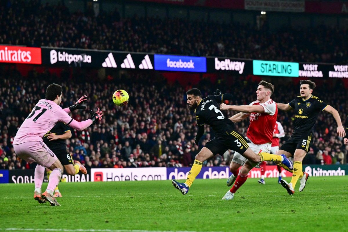 El Arsenal cae ante Manchester United y da emoción a la Premier League