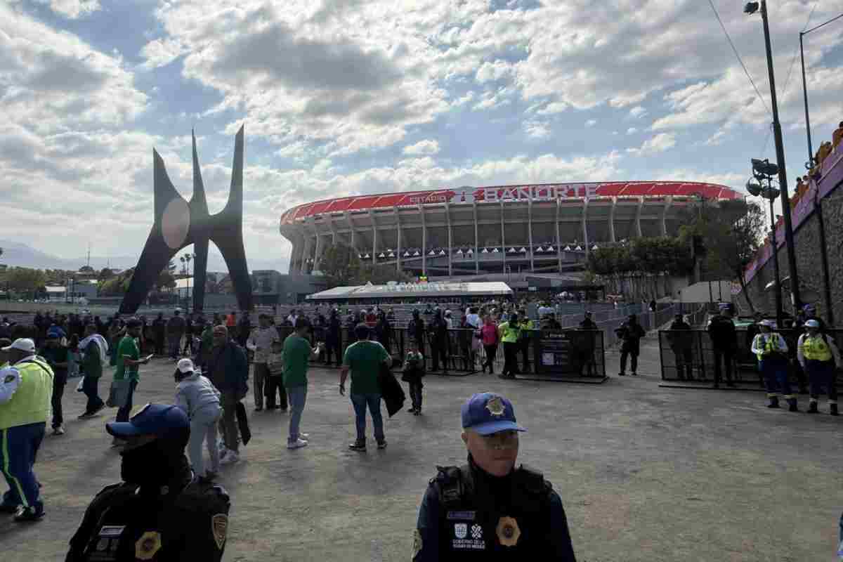 Ensayo de una inauguración… y de una protesta