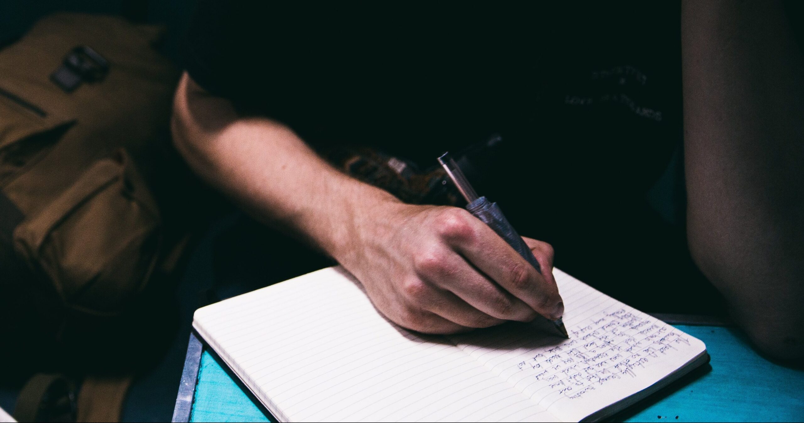 Desamor, violencia, soledad, lo que revelan las notas póstumas de los suicidas en México