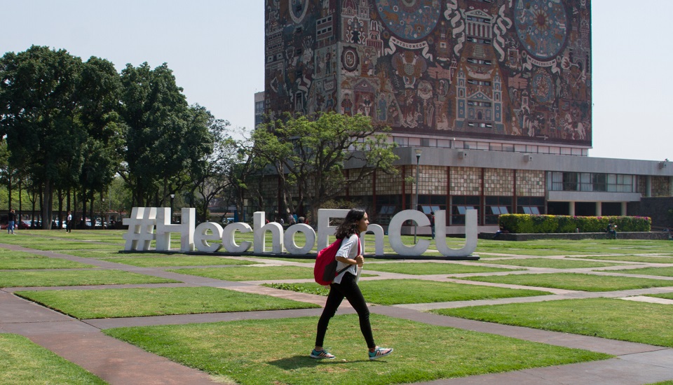 ¿Hacer tesis? Cada vez menos se titulan así en la UNAM