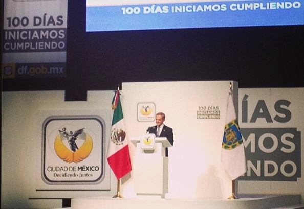 Invita Mancera al Papa Francisco a visitar el DF este año