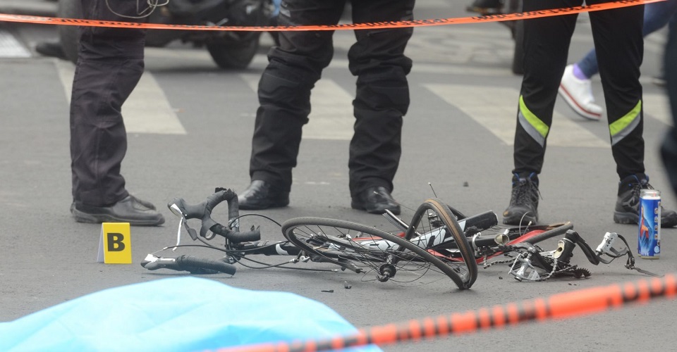 Ciclista recibió bala perdida de militar: SSC; fuentes de Fiscalía lo niegan