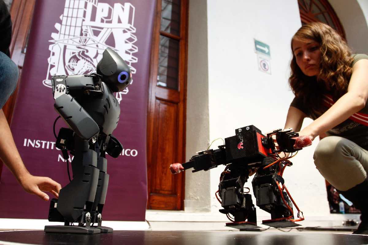 fundacion-politecnico-deja-sin-beca-estudiantes-londres-4