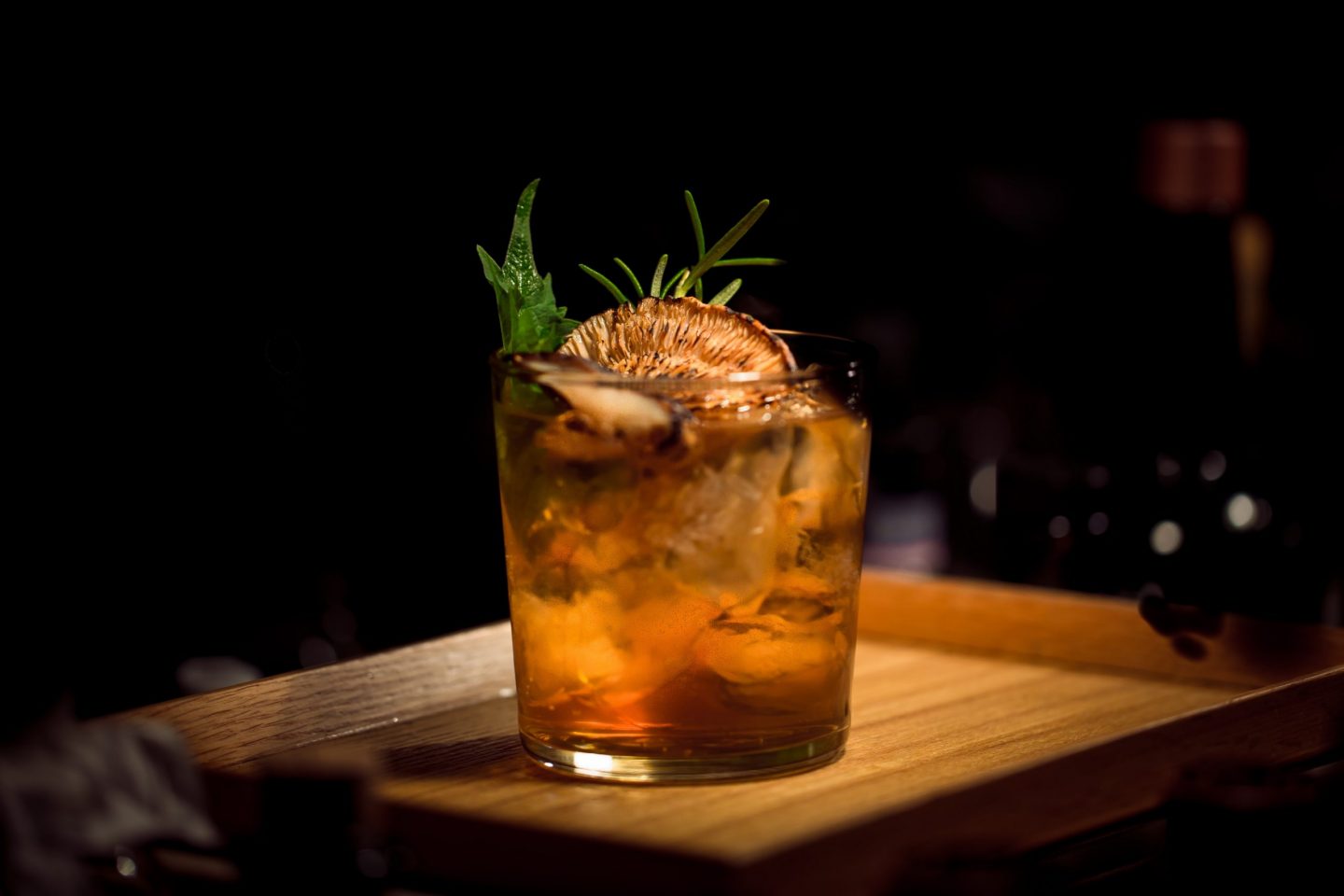 Bonitas y aromáticas: conoce qué son las garnituras de los cocteles