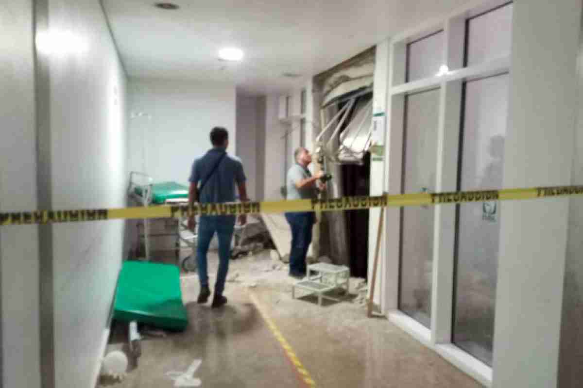 FGR atrae caso de niña que murió prensada por elevador del IMSS en Quintana Roo