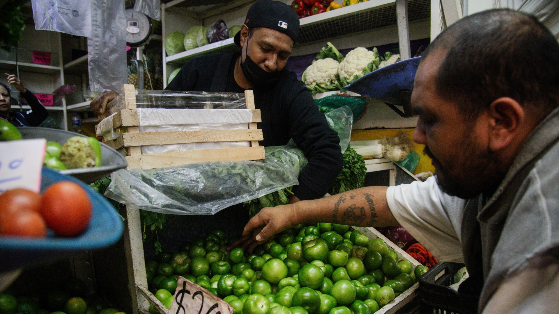 Inflación baja, llega a 7.12% en primera quincena de marzo; aumentó transporte aéreo y limón