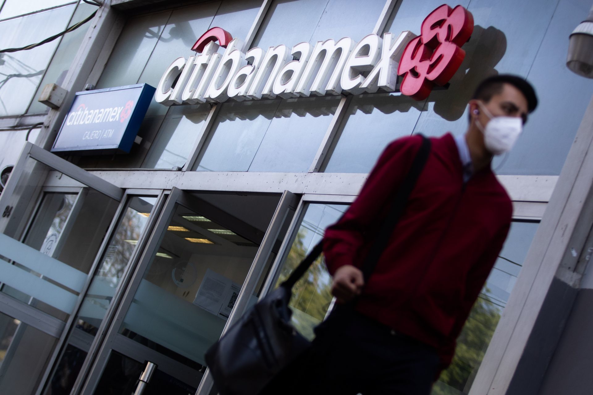 Corte resuelve que FGR no tiene facultad para solicitar datos bancarios sin una orden judicial 