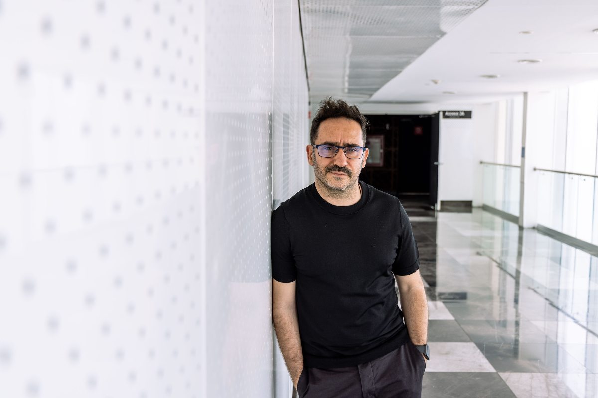 De 'El orfanato' a 'La sociedad de la nieve': Juan Antonio Bayona nos cuenta su secreto para dirigir