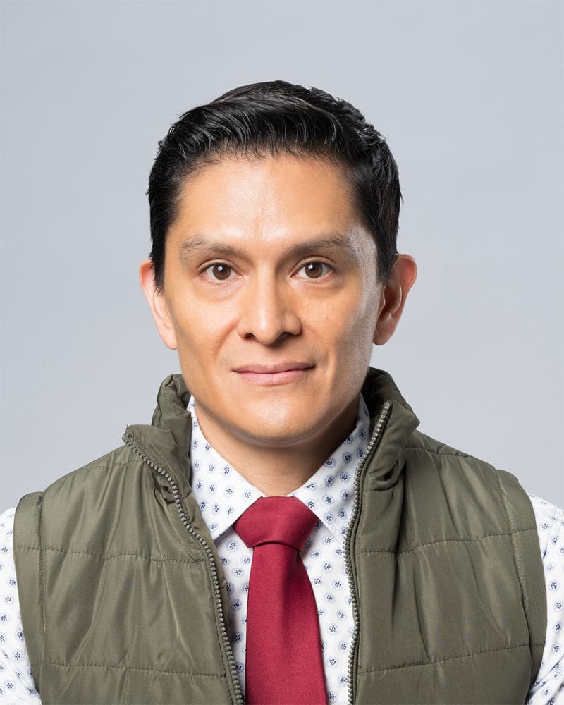 Quetzalli Cortés como Mondra la oficina reparto mexico