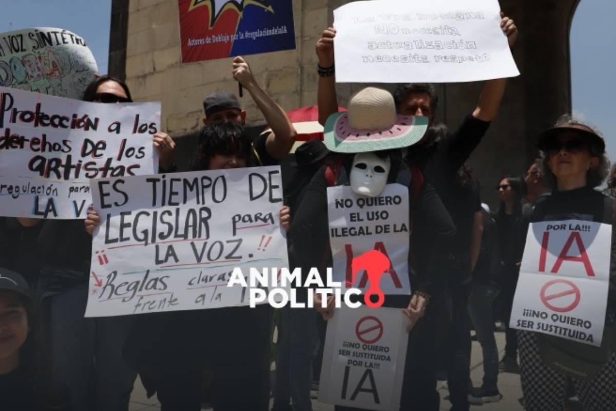Locutores y actores de doblaje protestan en CDMX; exigen regulación para proteger su voz ante la IA