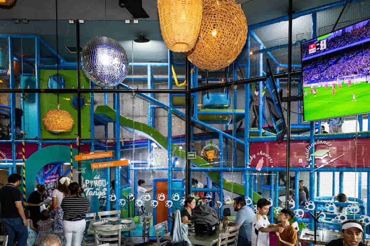 4 lugares para almorzar con juegos para niños en CDMX