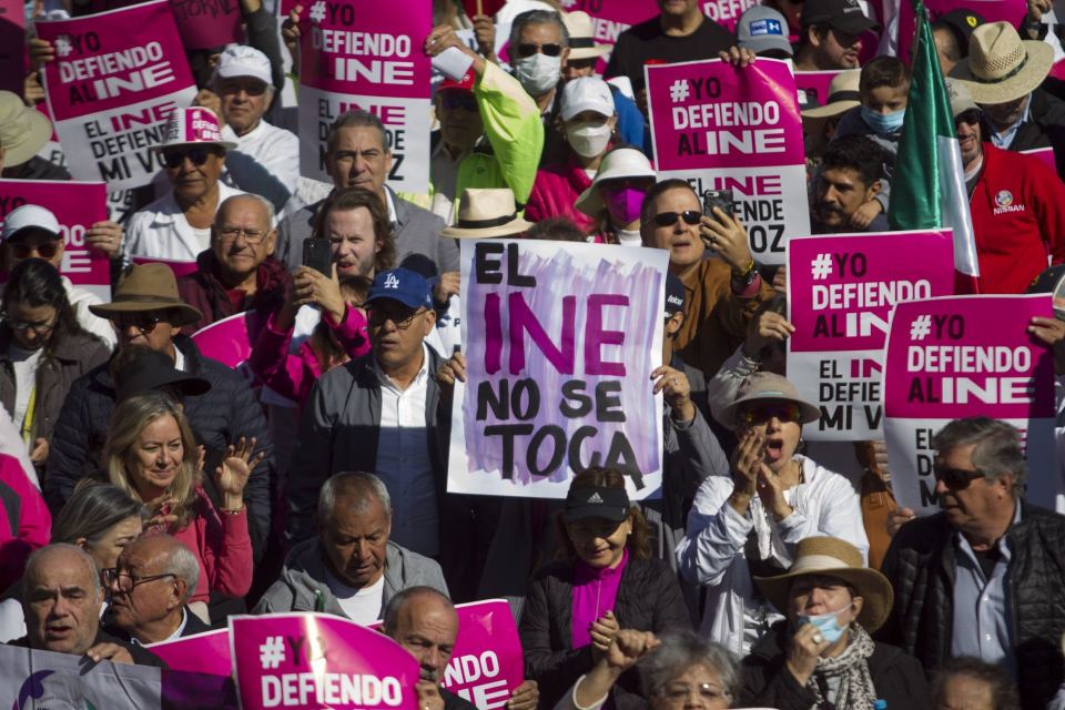 Prevén manifestaciones de apoyo al INE en 100 ciudades; convocantes aspiran a movilizar a miles