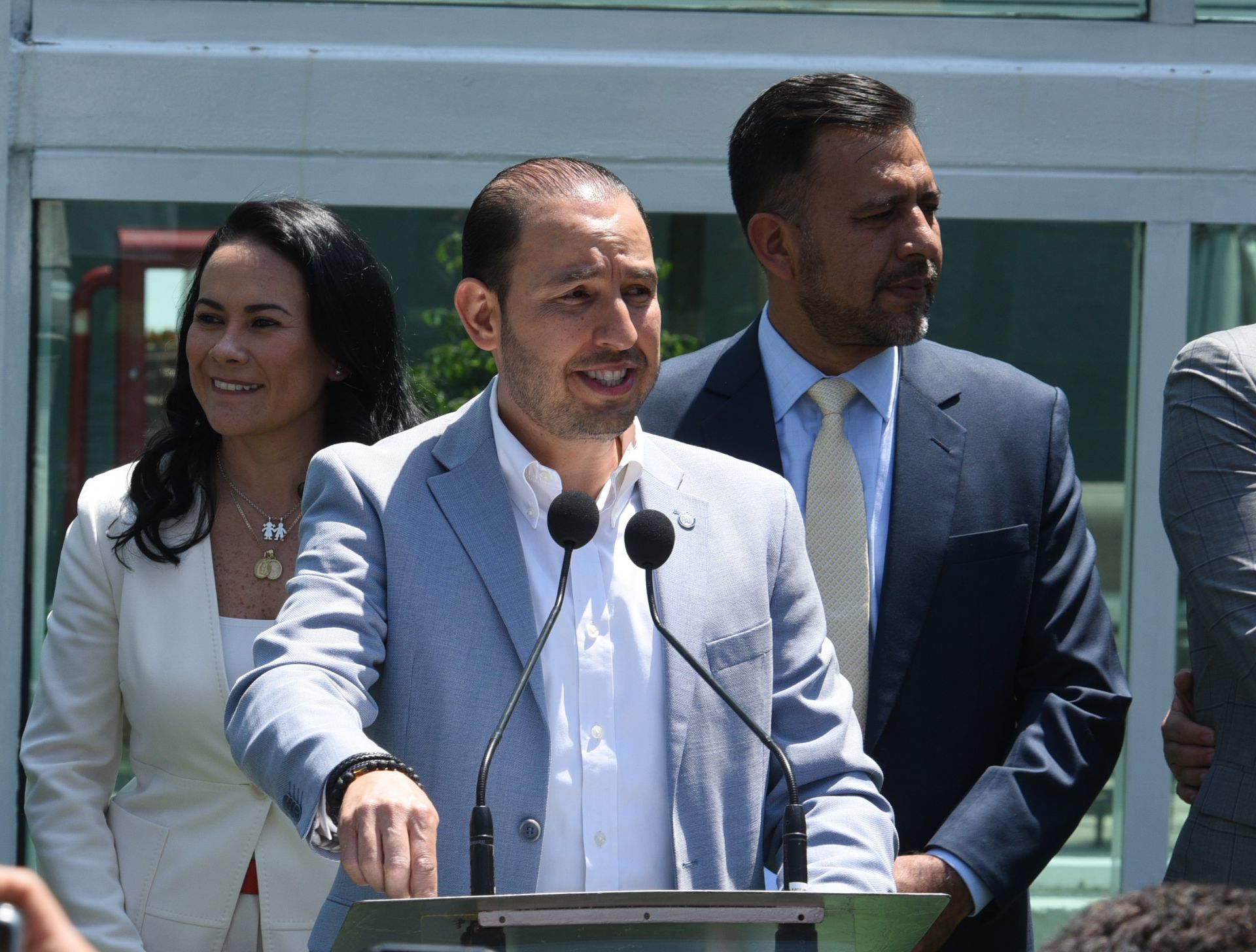 PAN pide un millón de firmas como requisito a aspirantes a la Presidencia; PRD no reconoce acuerdo