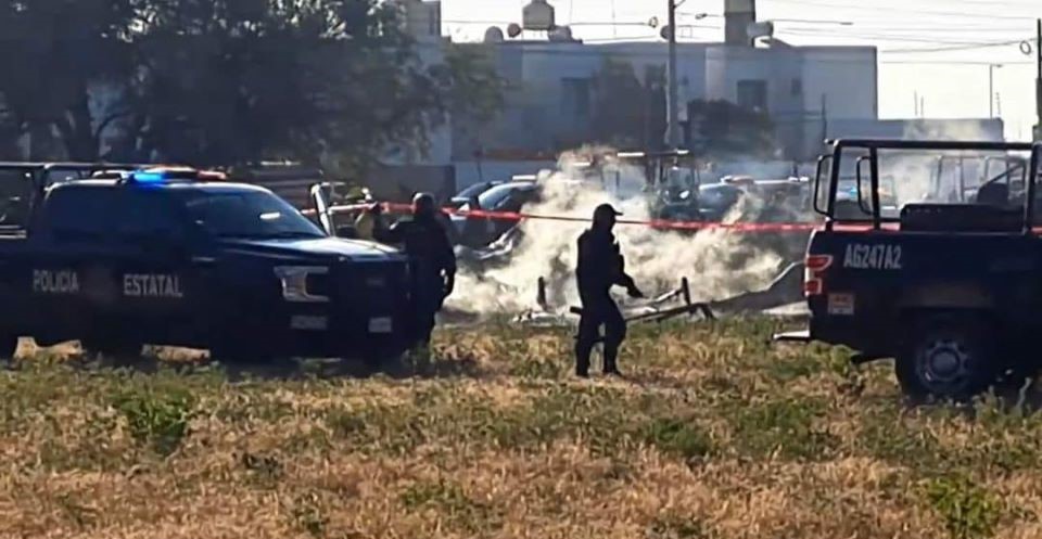 Mueren 5 personas al desplomarse helicóptero en Aguascalientes