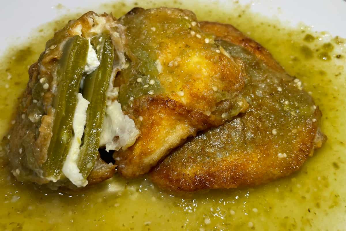 Esta es la receta de nopales rellenos y capeados que tanto necesitabas