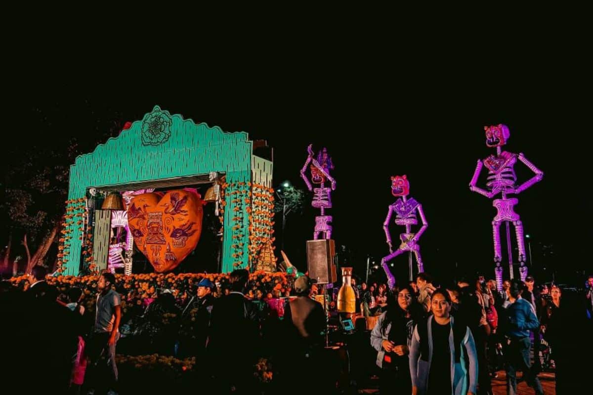 ¡Arma tu ruta! 7 ofrendas en CDMX que no te puedes perder