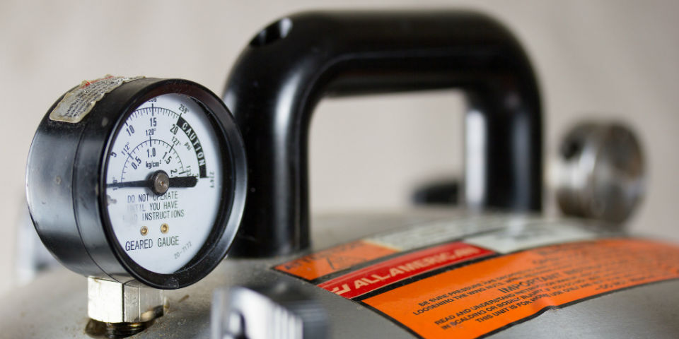 ¿Cuánto tiempo se dejan los frijoles y otros alimentos en la olla express?