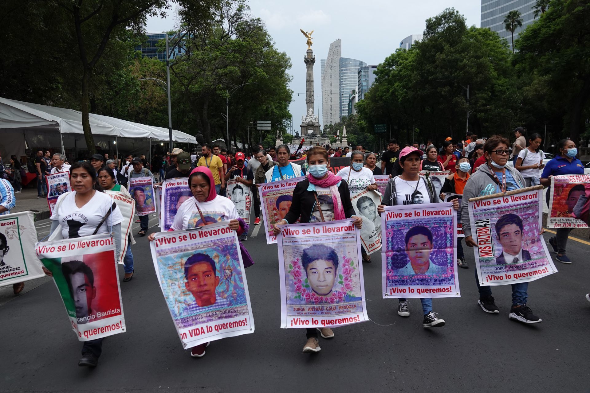 Padres de los 43 de Ayotzinapa temen que por deficiencias en el proceso más implicados queden libres