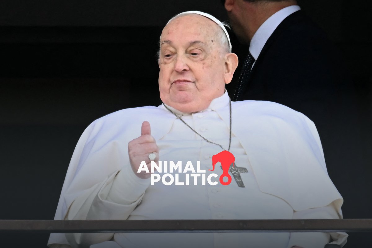 El papa Francisco regresa al Vaticano tras más de cinco semanas hospitalizado por una neumonía