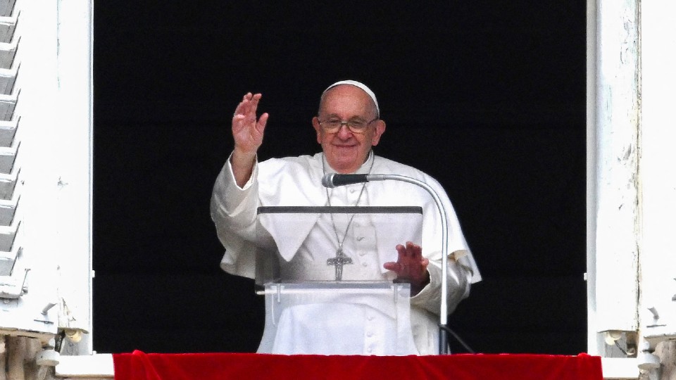 Papa Francisco mejora, será dado de alta el sábado y presidirá el Domingo de Ramos
