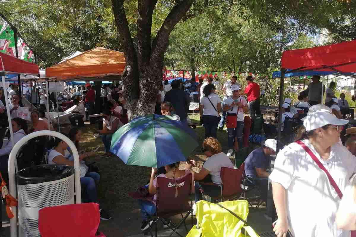 Tras una semana en paro, maestros de Tamaulipas arman plantón afuera del Palacio de Gobierno