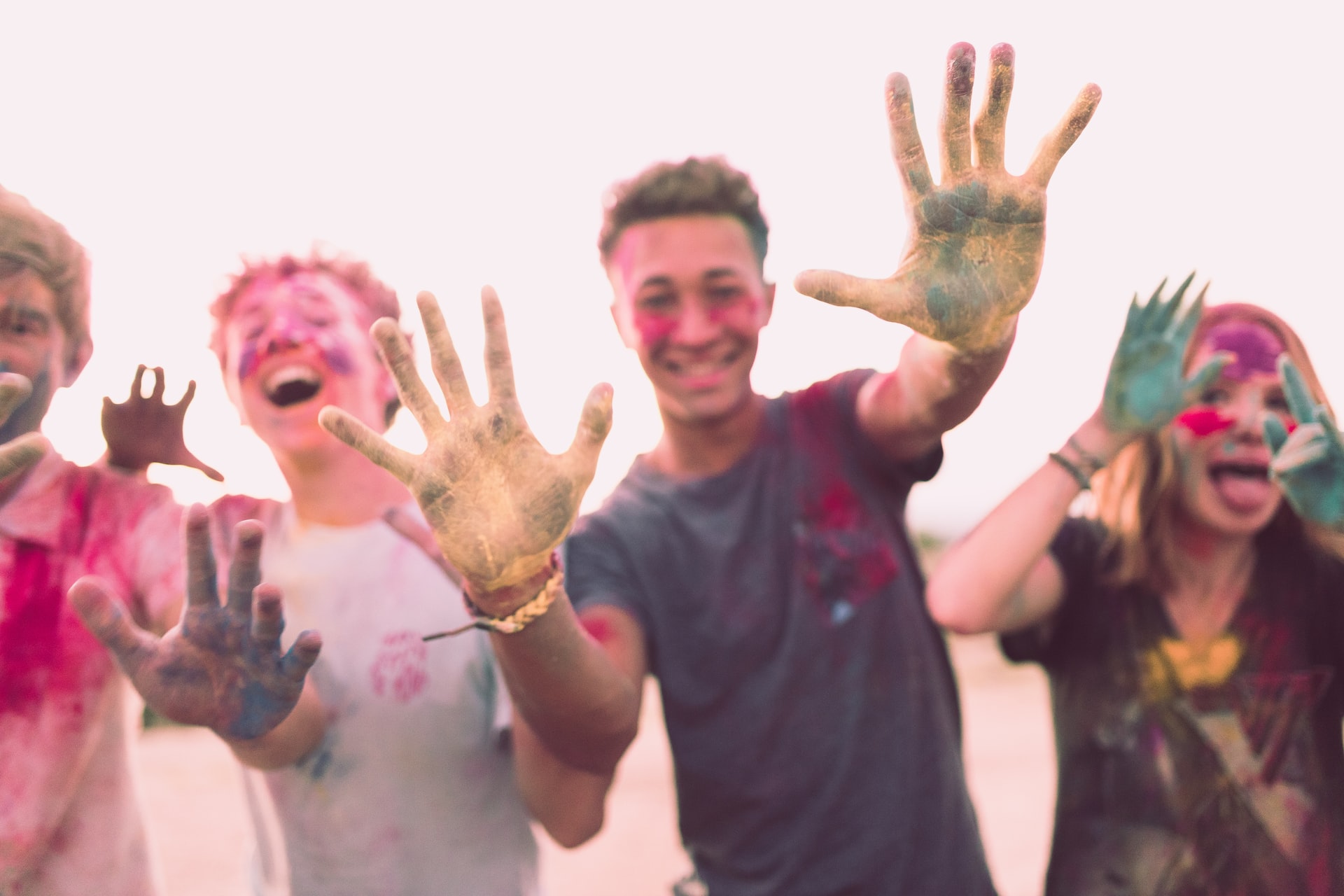 Activismo, relaciones y autocuidado: lo que YouTube nos dice sobre los intereses de la Gen Z