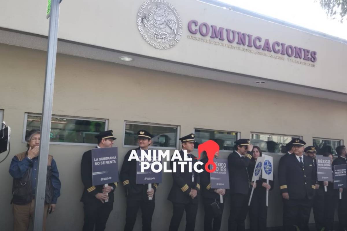 Pilotos protestan contra contratación de tripulaciones extranjeras; SICT ofrece mesas de negociación