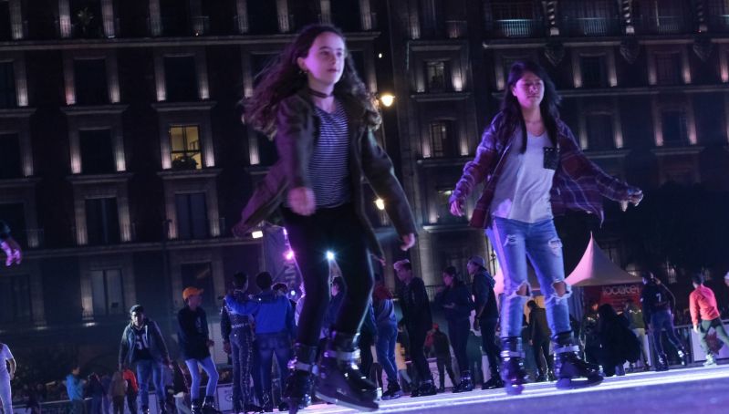 Deslízate en estas pistas de hielo gratis en CDMX: ubicaciones y horarios