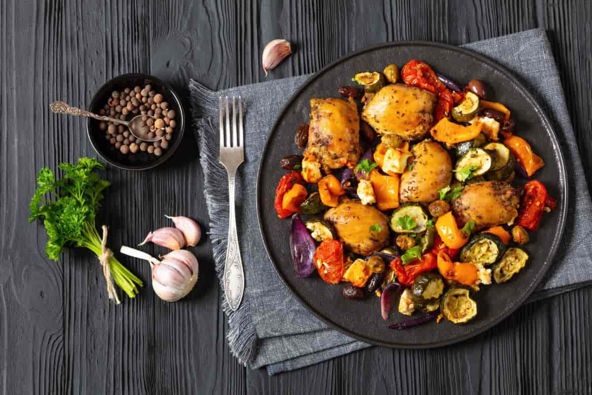 Prepara estas recetas de pollo con verduras fáciles en solo 30 minutos