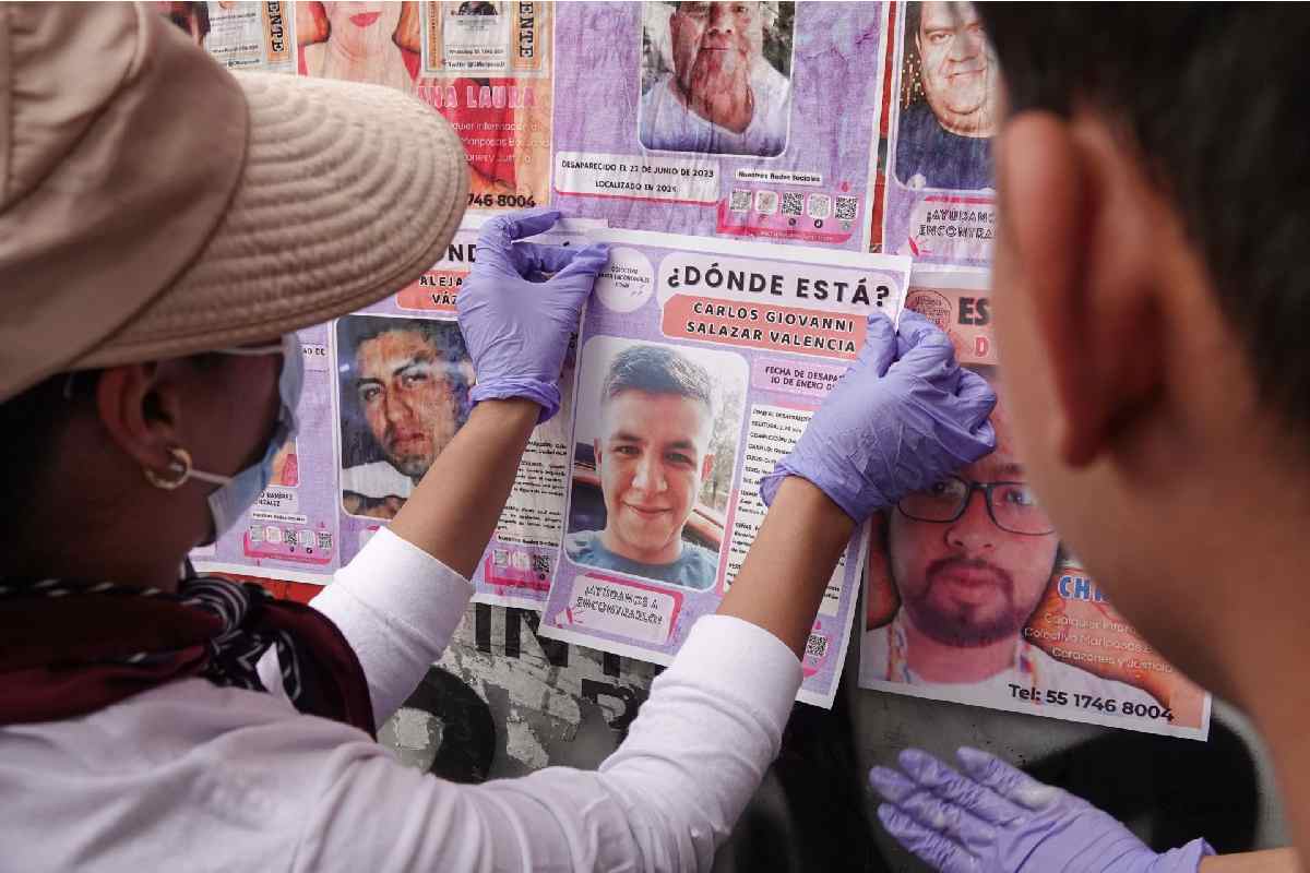 Convocan a protesta masiva en partido inaugural del Mundial y a entregar fotos de desaparecidos