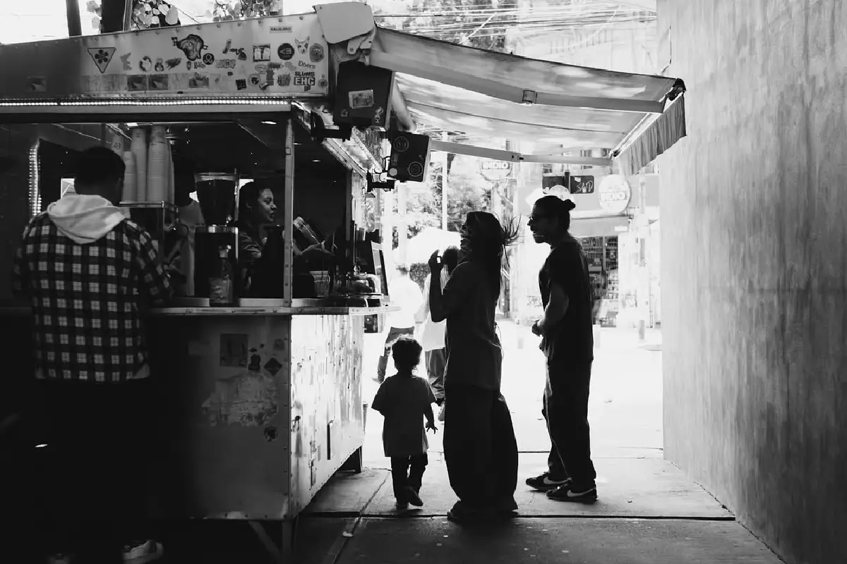 Delicias sobre lámina: 5 puestos callejeros imperdibles en CDMX