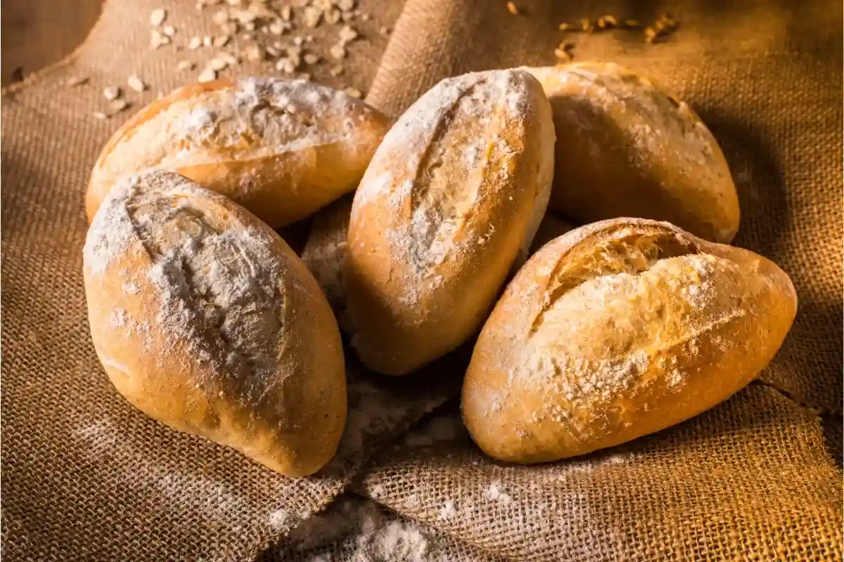 El bolillo: más que un pan, un compañero de vida los mexicanos