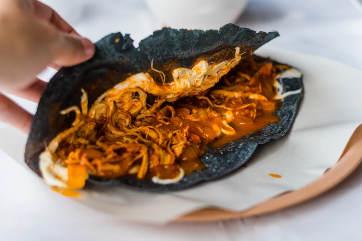 5 lugares para comer quesadillas fritas o de comal en la CDMX