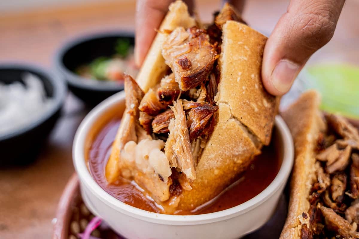 Métele sabor a tu torta ahogada con esta salsa