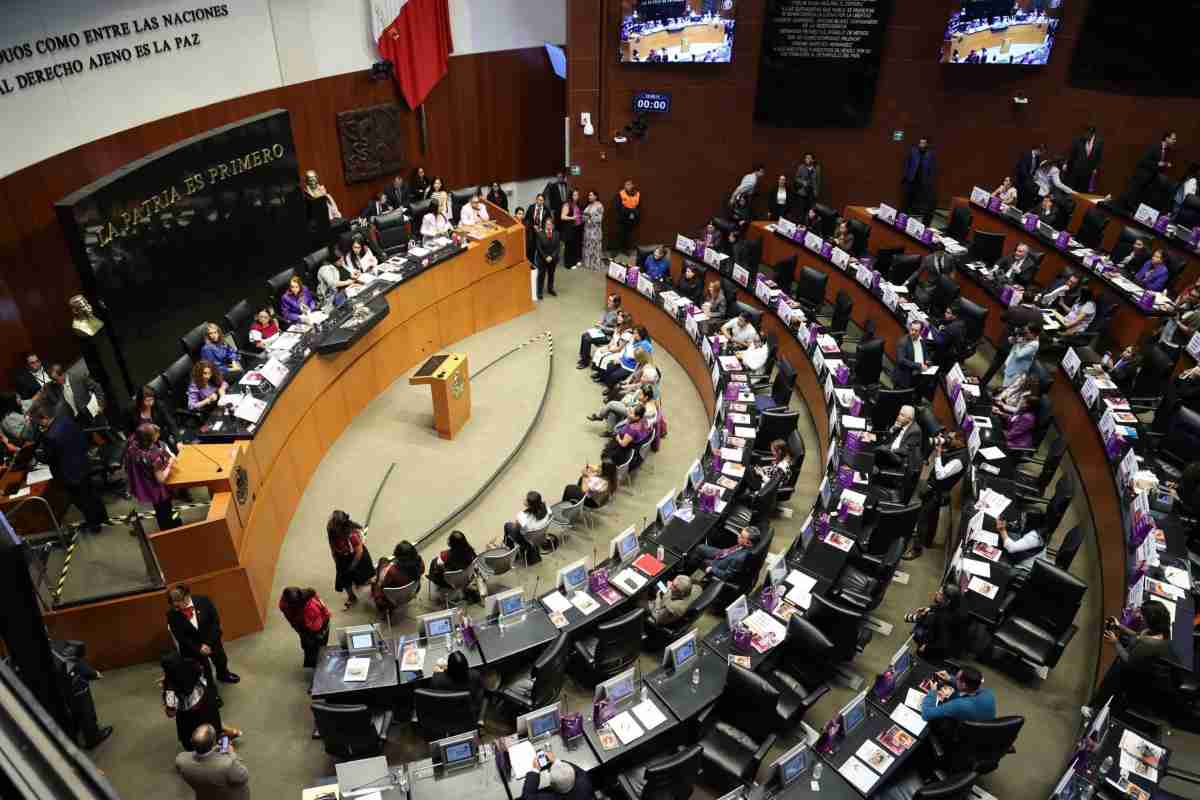 Reducción de “pensiones doradas” avanza en el Senado