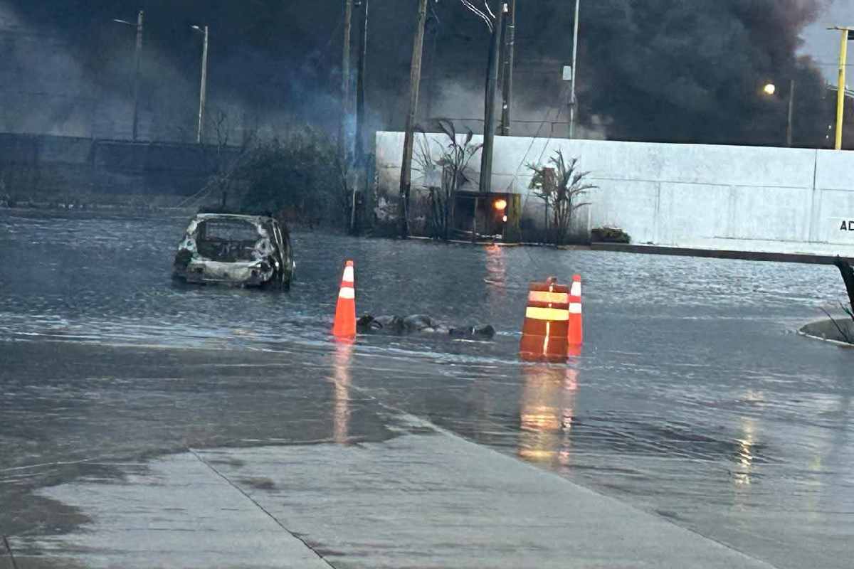 Tras incendio en Dos Bocas que dejó cinco muertos, familias urgen reubicar escuelas colindantes con la refinería