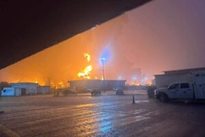 Mueren cinco personas por incendio en la refinería Dos Bocas