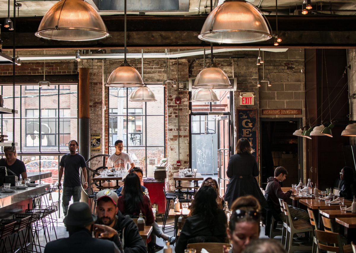 10 cosas que hacemos mal cuando vamos a un restaurante