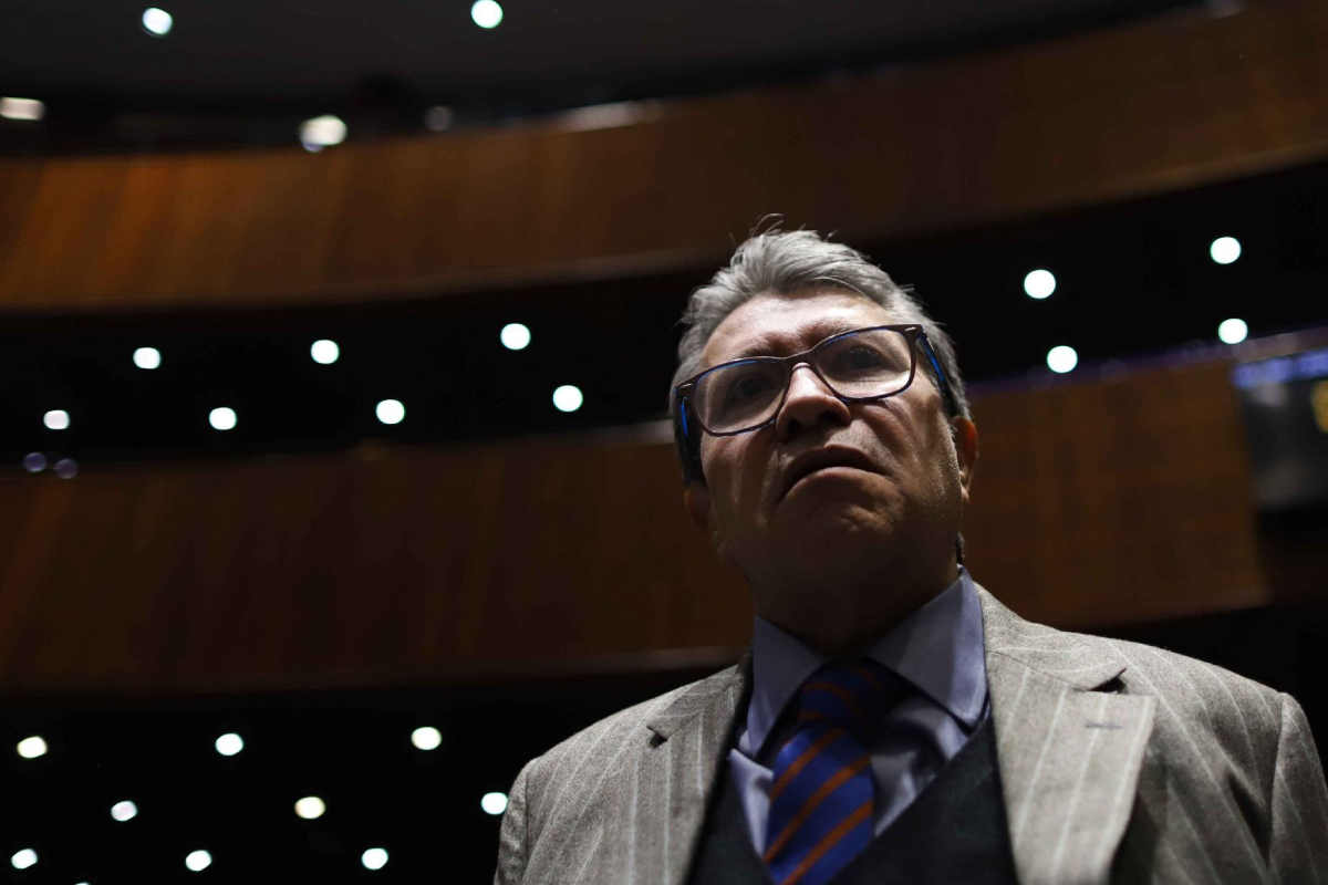 Monreal dice que iniciativa para celebrar revocación en 2027 "no beneficia" a Morena