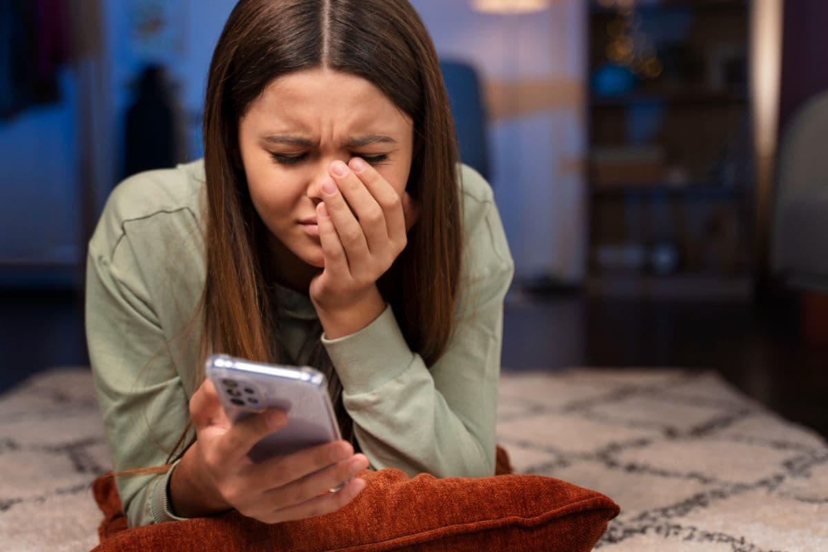 Qué es 'sadfishing' o por qué se ha puesto de moda llorar en redes sociales