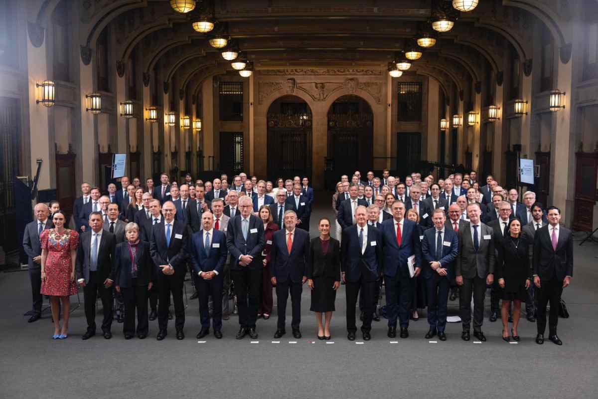 Sheinbaum recibe a líderes empresariales nórdicos en Palacio Nacional