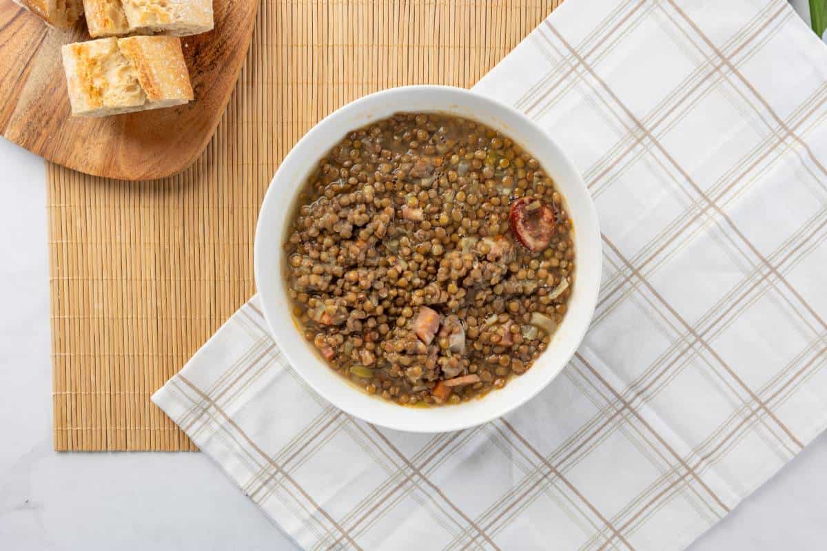 Cómo Hacer Lentejas con Tocino y Cilantro para acompañar tus comidas.