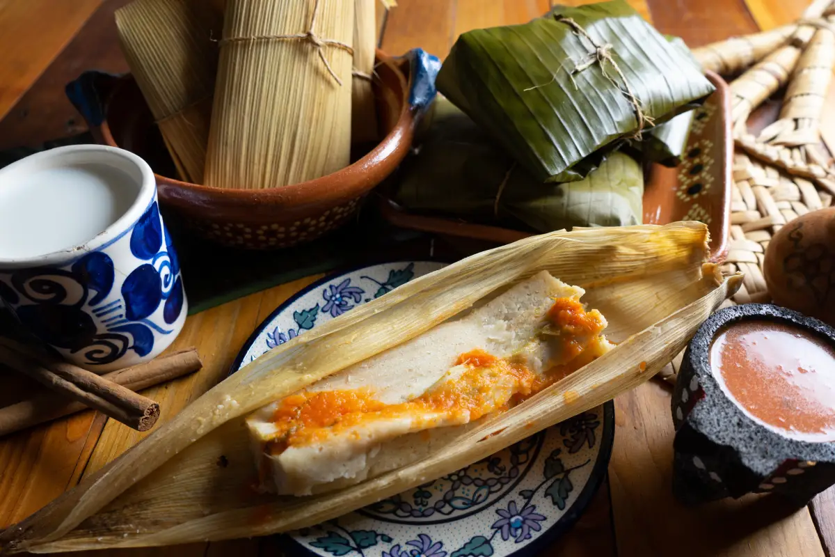  4 recetas de tamales sencillas de preparar: verde, dulce, rajas, oaxaqueños
