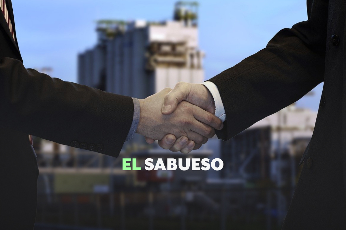 Reforma contra nepotismo impide 'heredar' cargos, pero no que familiares ocupen varios puestos