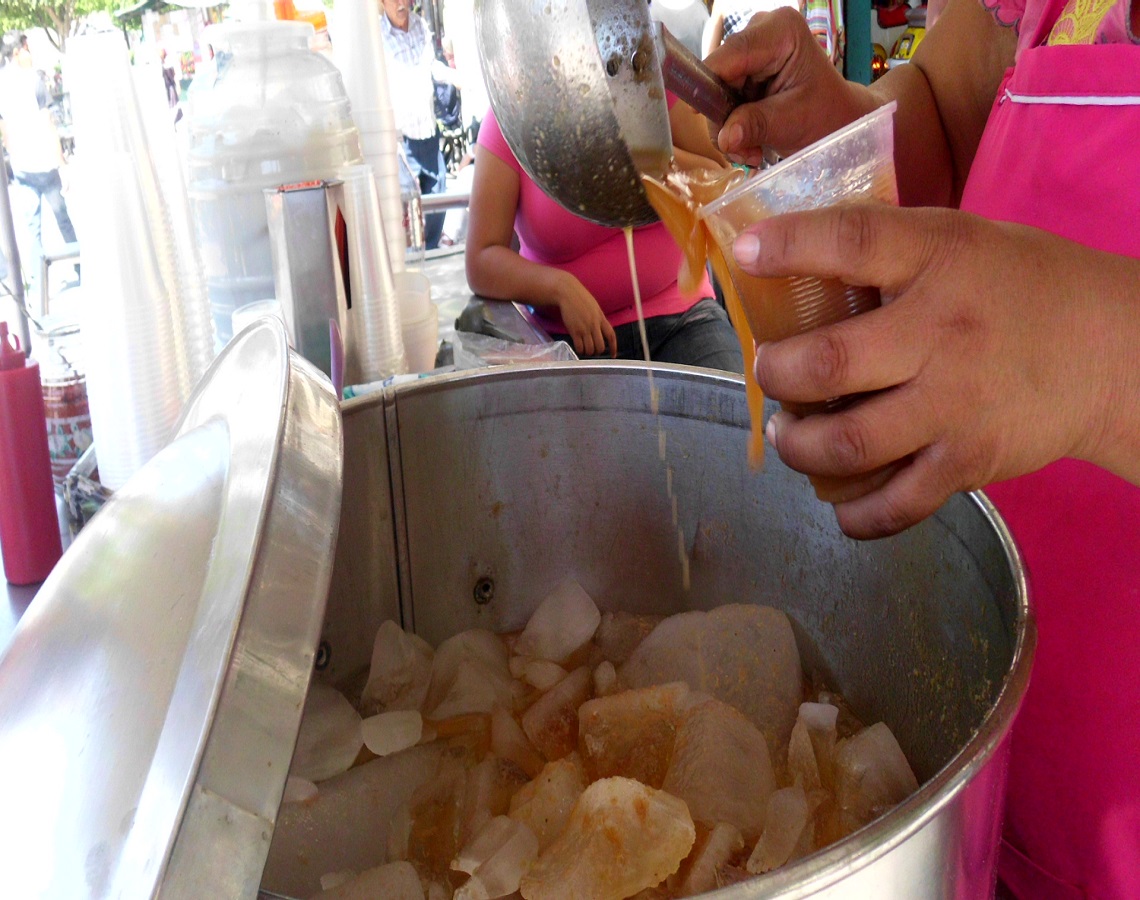 Conoce el tejuino, la bebida de maíz más refrescante de México