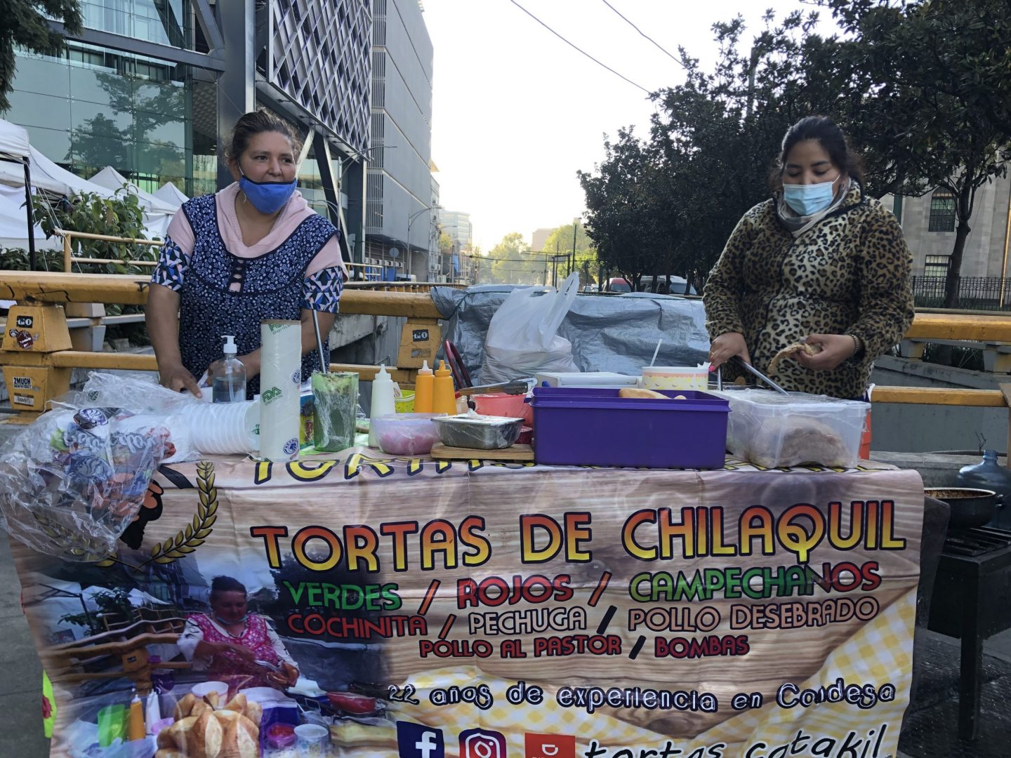 Cata se fue de la esquina del chilaquil a conquistar la Estela de Luz