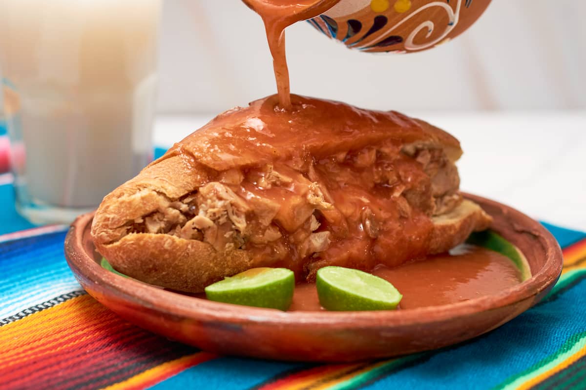  5 lugares típicos para comer torta ahogada en Guadalajara