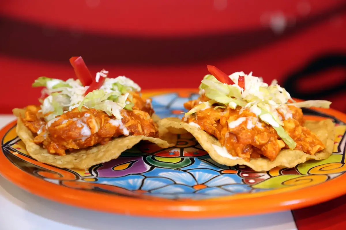 Cómo preparar tinga de pollo con chipotle para tostadas