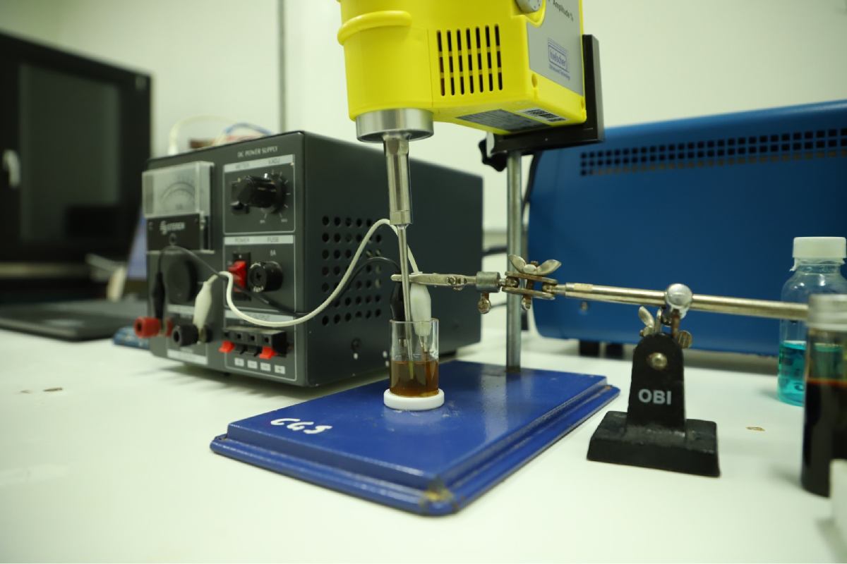 Del laboratorio a la ciudad: este invento busca eliminar microplásticos del agua